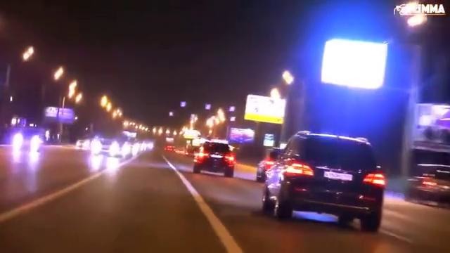 BMW X5M vs ML63 Night street