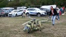 Гигантская радиоуправляемая модель вертолёта Ми-8