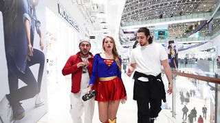 КОРОНАМИНУС – Supergirl танцует в ТРЦ – люди: Реакция на ТАНЕЦ