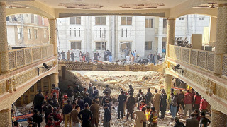 Взрыв в мечети Пакистана: около 90 погибших