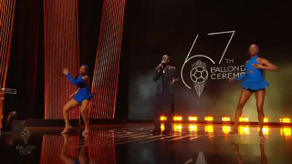 Rema исполнил «Calm Down» на церемонии вручения Золотого мяча 2023 года