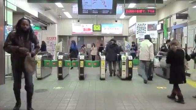 Япони. нигер напал на вована! редкое видео