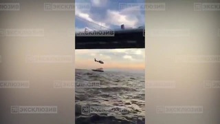 Лихач пролетел на вертолете под опорой ЗСД в Санкт-Петербурге