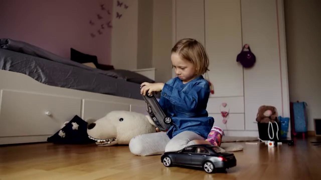 Неразрушаемая игрушечная машина – оригинал Mercedes-Benz