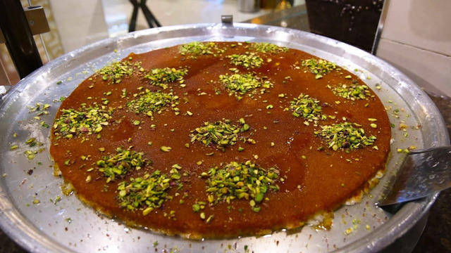 The Best Palestinian Nabulsi Kunafa | Traditional Palestinian Desserts