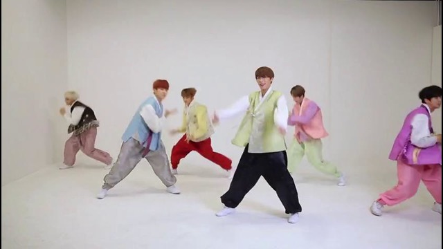 SNUPER – ‘It’s raining’ ( Hanbok Ver.)