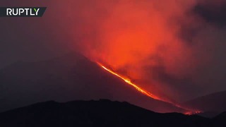 Огонь и ярость видео извержения вулкана Этна в Италии