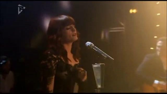 Florence + the Machine – Shake It Out (NME Awards 2012)