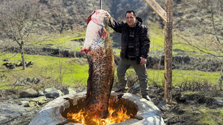 Поймал огромную рыбу и приготовил её в большом тандыре! Рыбный день в деревне