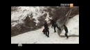 Мужик тонет на глазах у людей