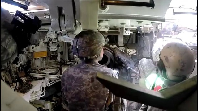Работа заряжающих (Cамоходная артиллерий M109A6 «Paladin» vs САУ «Мста С»)