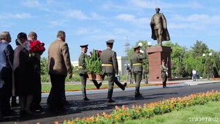 Памятник Сабиру Рахимову установлен на свое историческое место