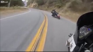 Сумасшедший спуск на Harley Davidson. Must Watch very dangerous