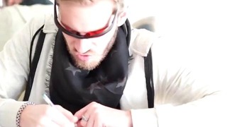 What Happens When You Hammer An Iphone? / Pewdiepie (Eng) (31.12.2015)