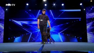 Умный пёс на шоу талантов в Румынии