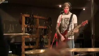 Bring Me The Horizon – It Never Ends (BBC Radio 1 Live Session 2011)