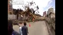 Кран упал на дорогу