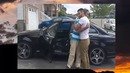 Любящий сын купил на День Рождение отца машину