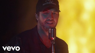Luke Bryan – That’s My Kind Of Night (Official Music Video)