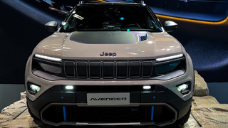 NEW 2023 Jeep Avenger 4Xe Electric SUV – Exterior and Interior 4K