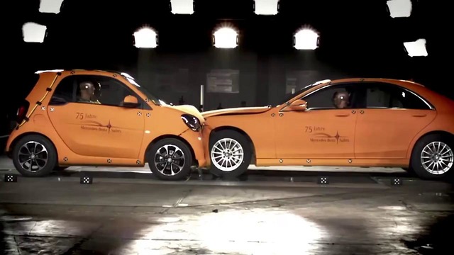 Smart Vs Mercedes S Class W222 Crash test Немецкое качество
