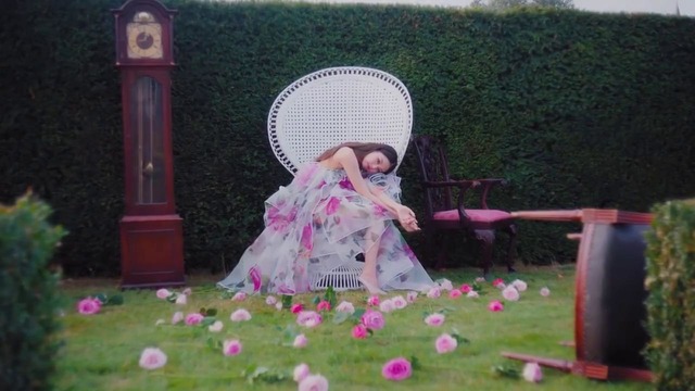 JENNIE – ‘SOLO’ (Music video)