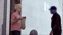 Фокус на улице мент в шоке