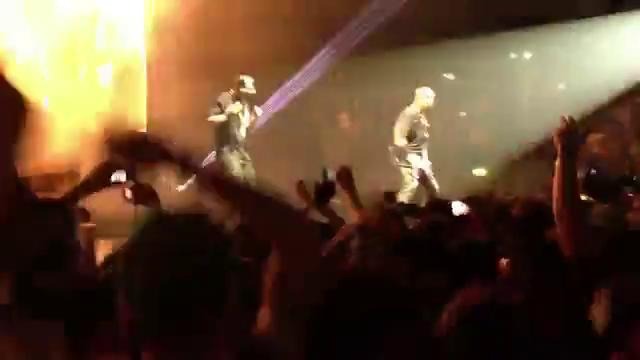 Jay-z kanye west niggas in paris live