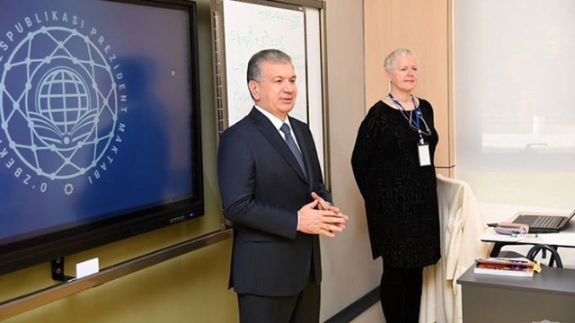 Shavkat Mirziyoyev Toshkentdagi Prezident maktabiga tashrif buyurdi