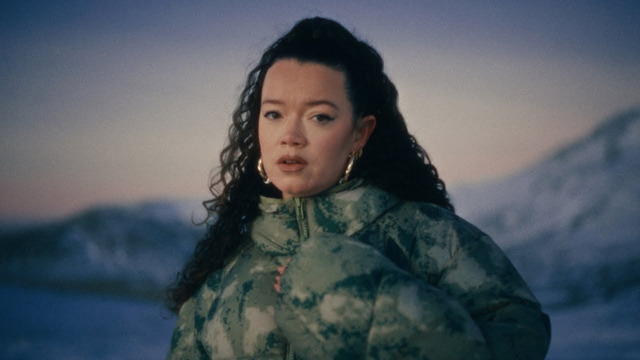 Sonny Fodera & Clementine Douglas – Tell Me [Official Music Video]