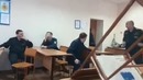Пожарный торопится на выезд