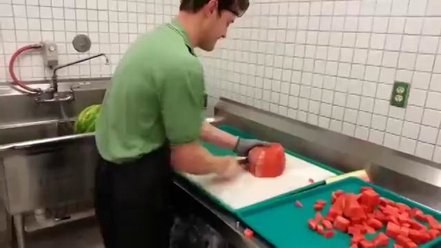 Как разделать арбуз за 21 секунду