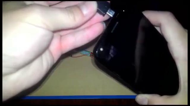 MP4 360p] Как зарядить телефон без электричества, повер банк своими руками