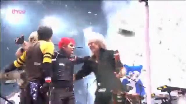 My Chemical Romance & Brian May – Welcome To The Black Parade at Reading 2011