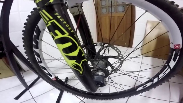 Bike Check Specialized Demo 8 II 2011