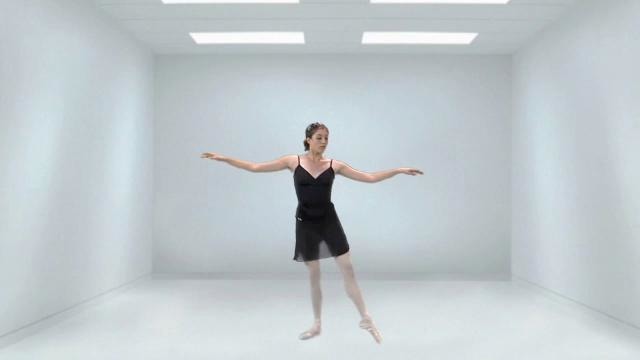 Балерина танцует под классную песню