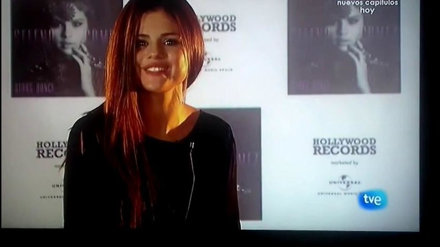 Selena Gomez Speaking in Spanish (2013)