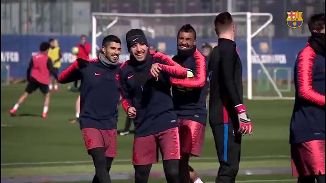 Ernesto Valverde is wished a happy birthday in training session