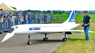 Гигантская радиоуправляемая модель самолёта CONCORDE