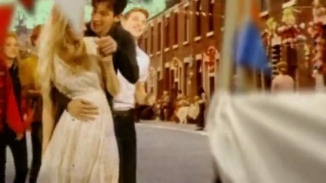 Stereophonics – Innocent (Official Video)