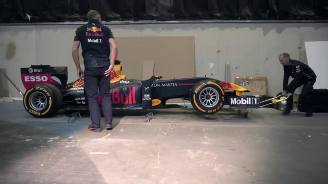Как снимали пит-стоп в невесомости от Red Bull Racing
