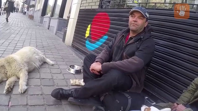 Задонатил и раздал бездомным 1500€. Социальный эксперимент в Бельгии