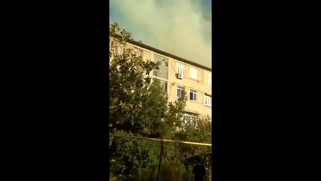 В Бектемирском районе Ташкента горит жилой дом