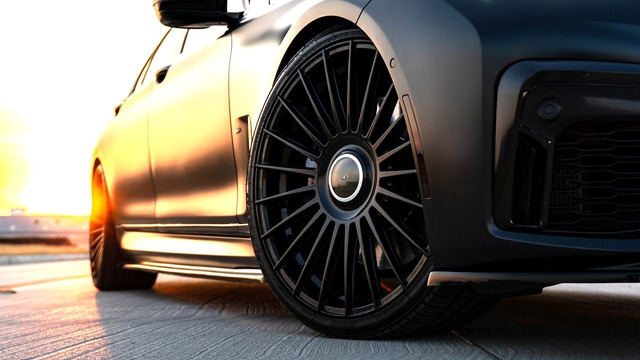 BMW идет в высший премиум. Bentley и Maybach приготовиться