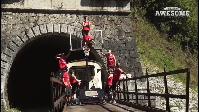 Freestyle Trampoline Slam Dunks on a Train by the Dunking Devils | PEOPLE ARE AWESOM