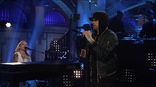 Eminem: Walk on Water, Stan, Love the Way You Lie (ft. Skylar Grey) (Live) – SNL