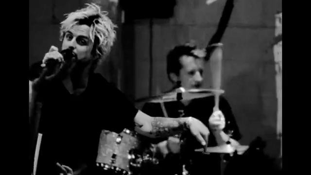 Green Day – Let Yourself Go – (Official Live Video) New Song