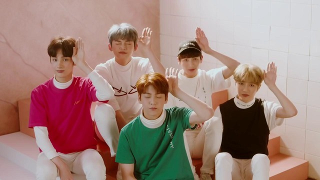 TXT – ‘Cat & Dog’ (Official MV)