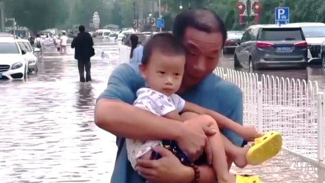 Пекин частично затопило после рекордных ливней