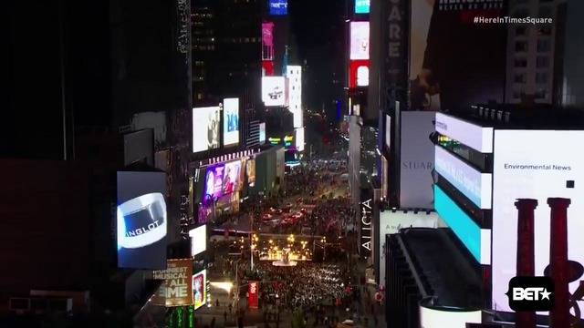 Alicia Keys & Jay Z – Empire State of Mind LIVE (HERE in Times Square) 2016